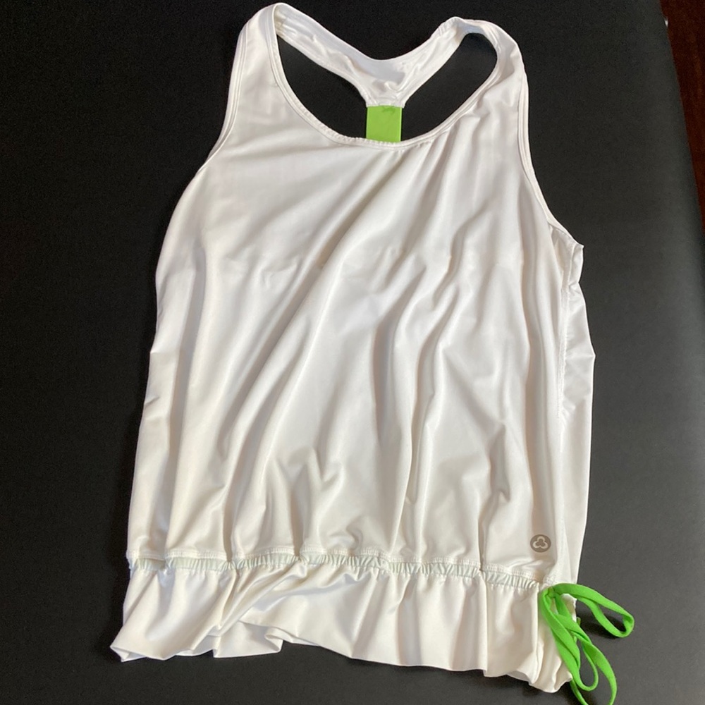 Titika Athletic Top